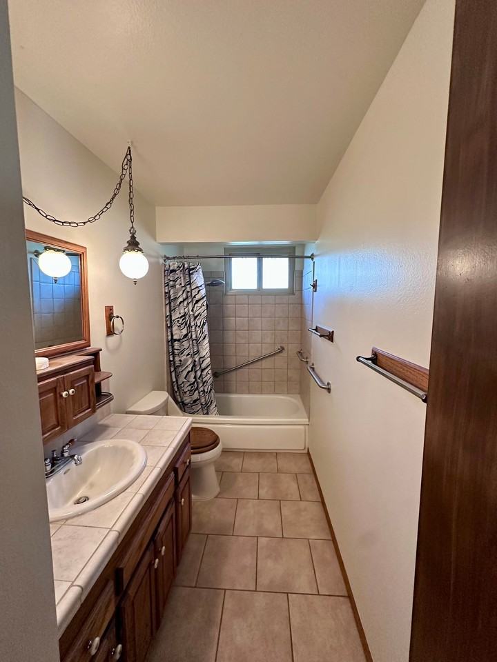 9882 Hampshire St - Photo 6 of 10