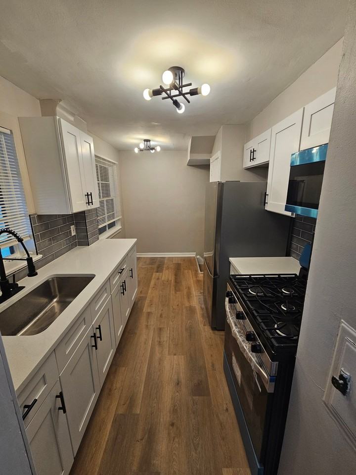 5635 South Blvd - Photo 6 of 20