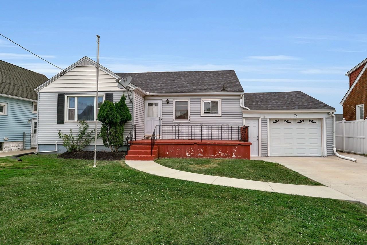 76 Stearns Ave - Photo 3 of 20