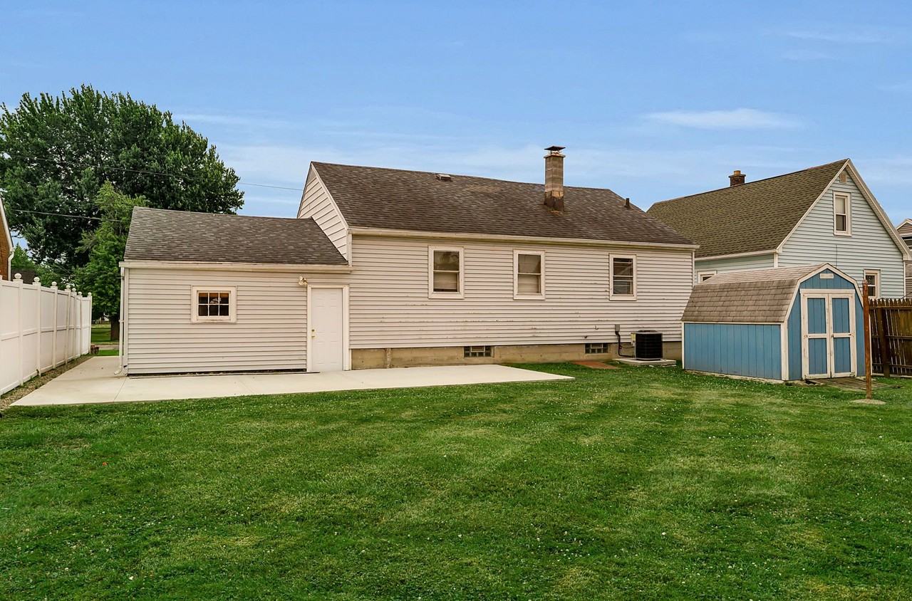 76 Stearns Ave - Photo 5 of 20