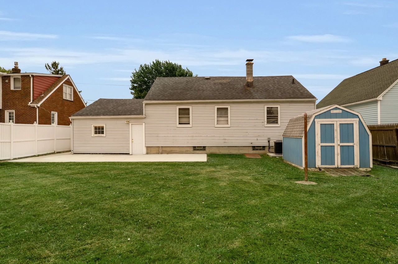 76 Stearns Ave - Photo 6 of 20