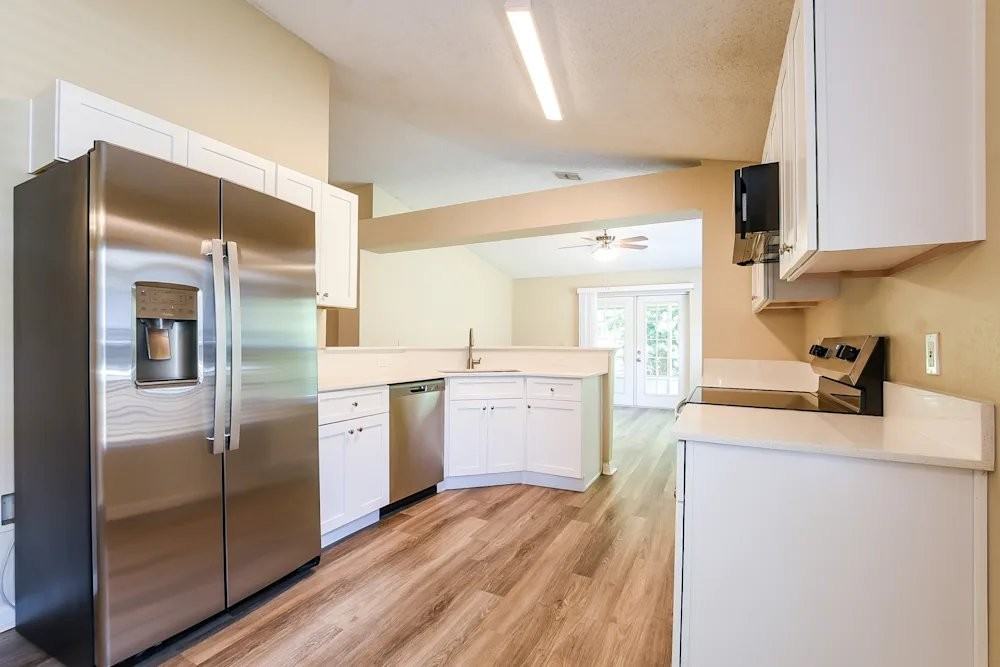 3277 Bellingham Dr - Photo 4 of 8