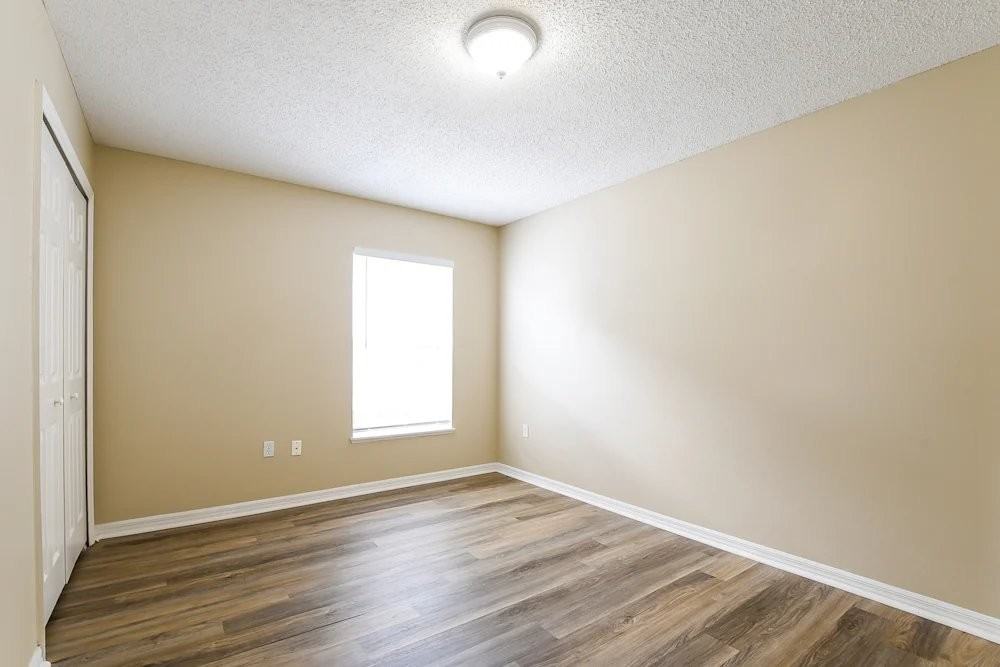 3277 Bellingham Dr - Photo 6 of 8