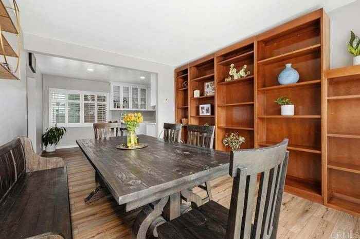 233 Grace St - Photo 6 of 20