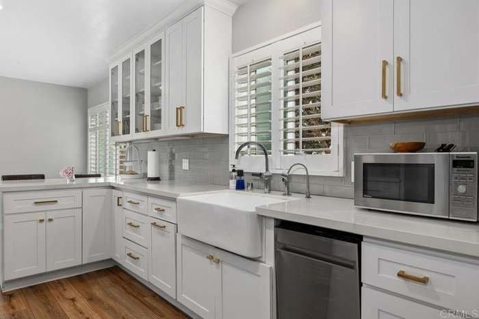 233 Grace St - Photo 7 of 20
