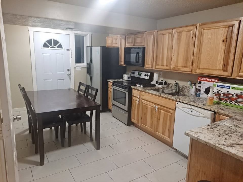 2090 W Theresa Cv #1 - Photo 2 of 20