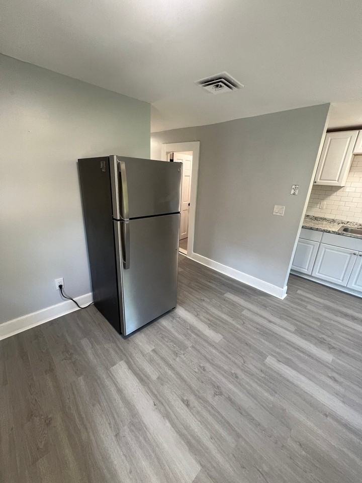 220 Sherman Ave #02 - Photo 2 of 6