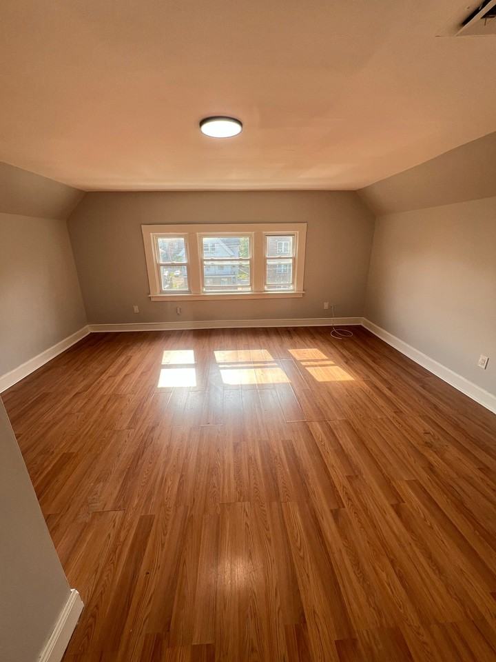 220 Sherman Ave #02 - Photo 5 of 6