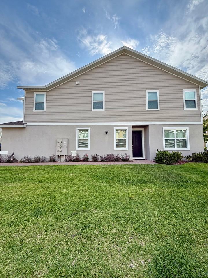34225 Rogallo Ln - Photo 2 of 20