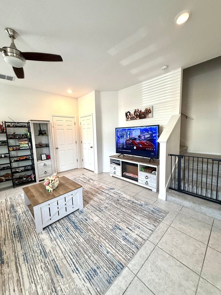 34225 Rogallo Ln - Photo 7 of 20