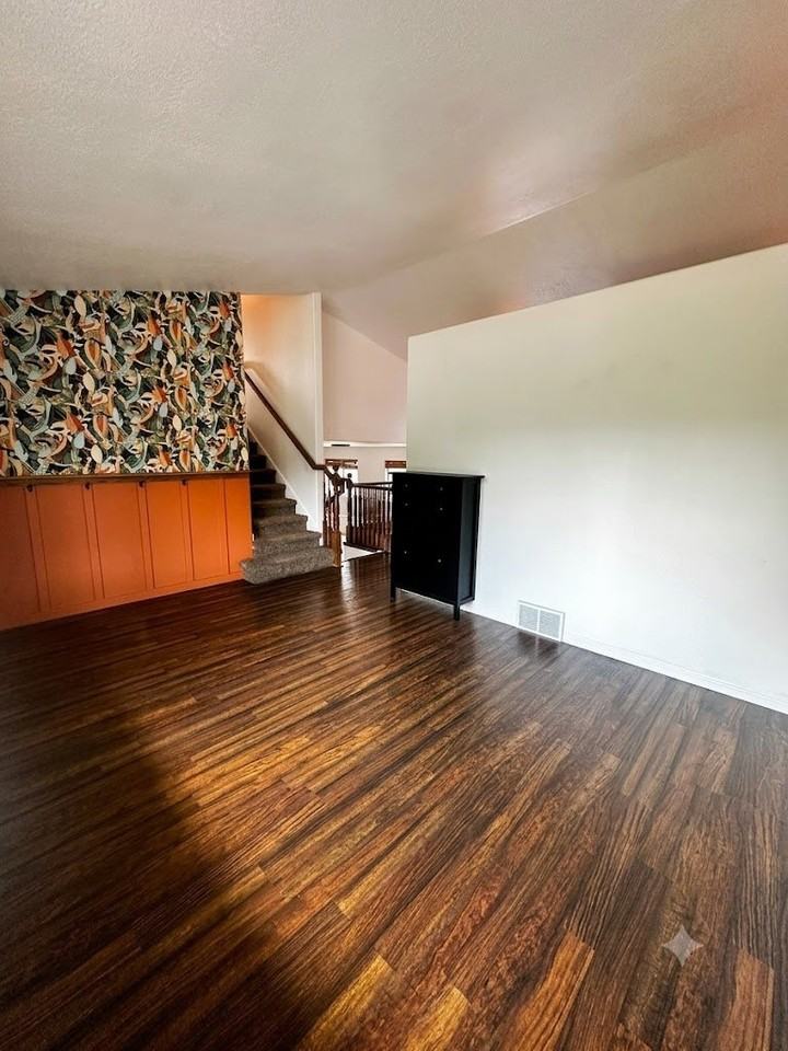 307 N Marion St - Photo 2 of 20