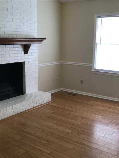 698 Florida Dr - Photo 4 of 20