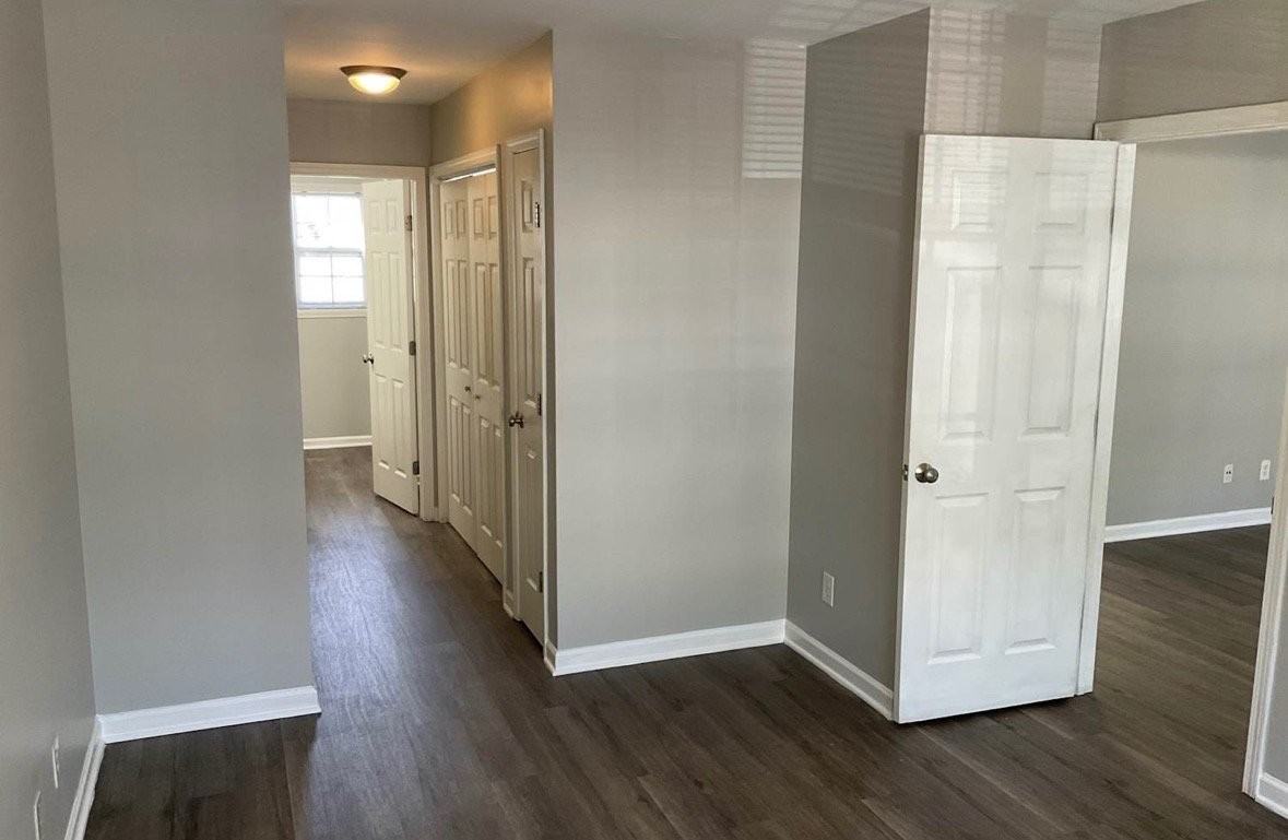 1210 Waterlyn Dr - Photo 2 of 10