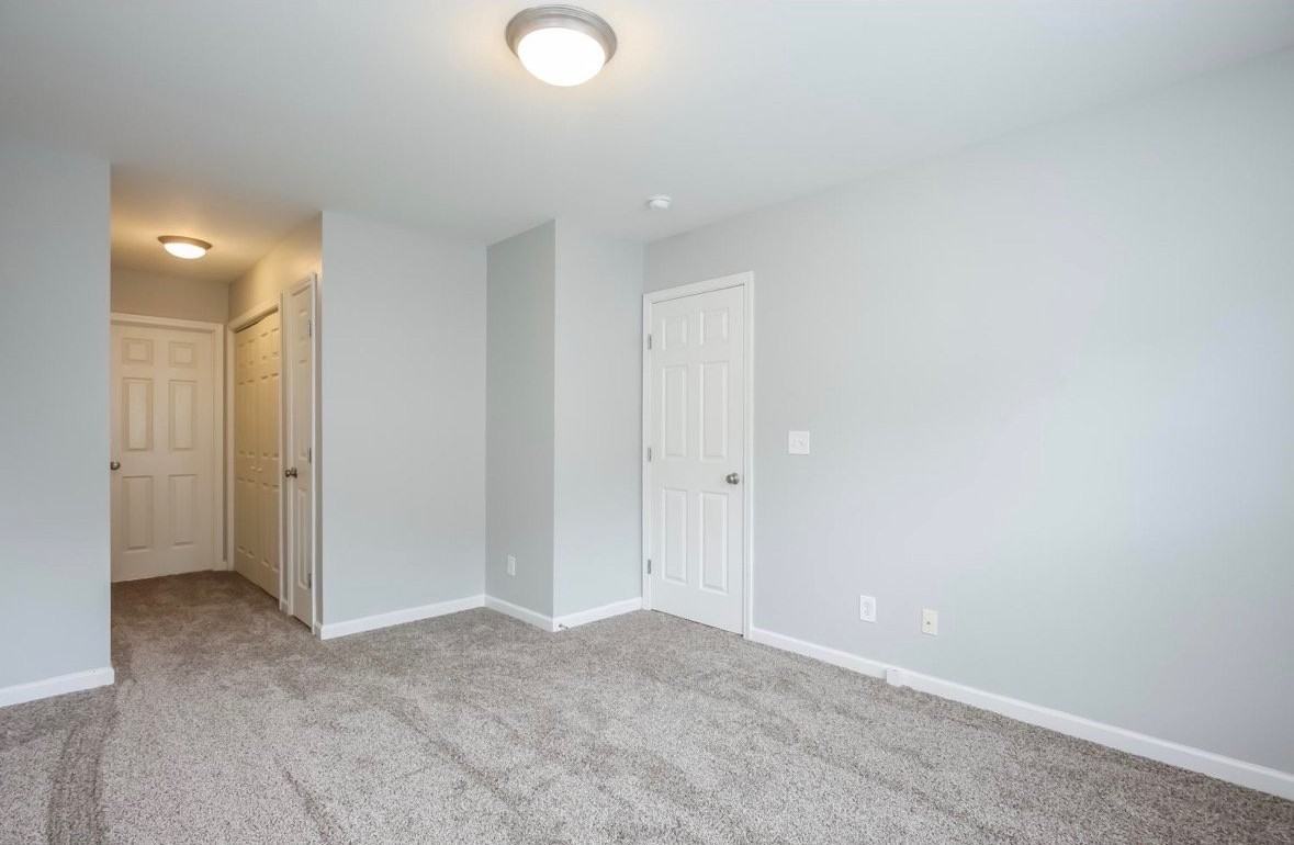 1210 Waterlyn Dr - Photo 3 of 10