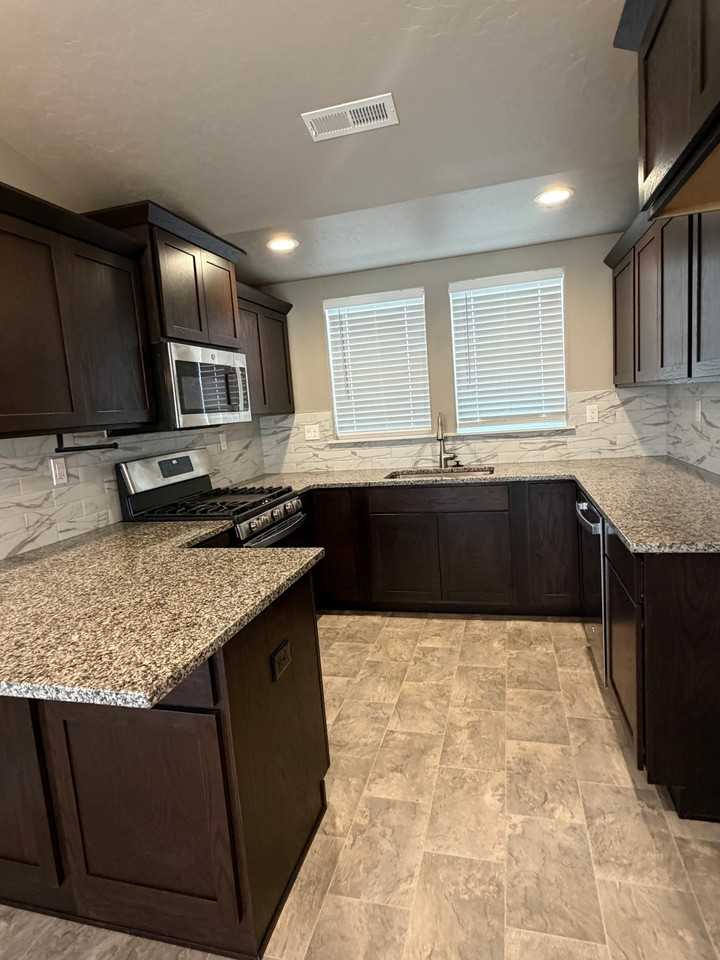 1278 Jupiter St - Photo 6 of 19