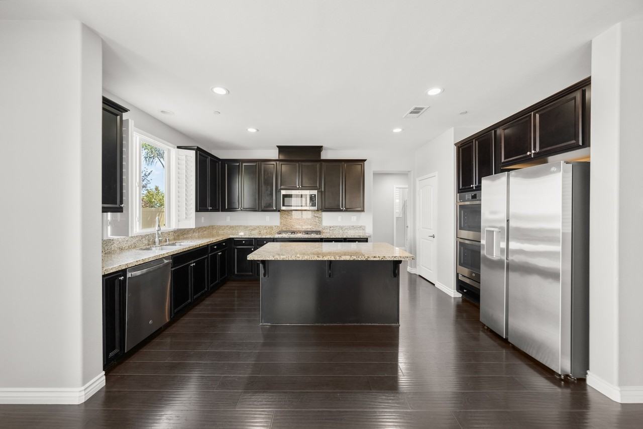 37749 Fiesta Flower St - Photo 6 of 20