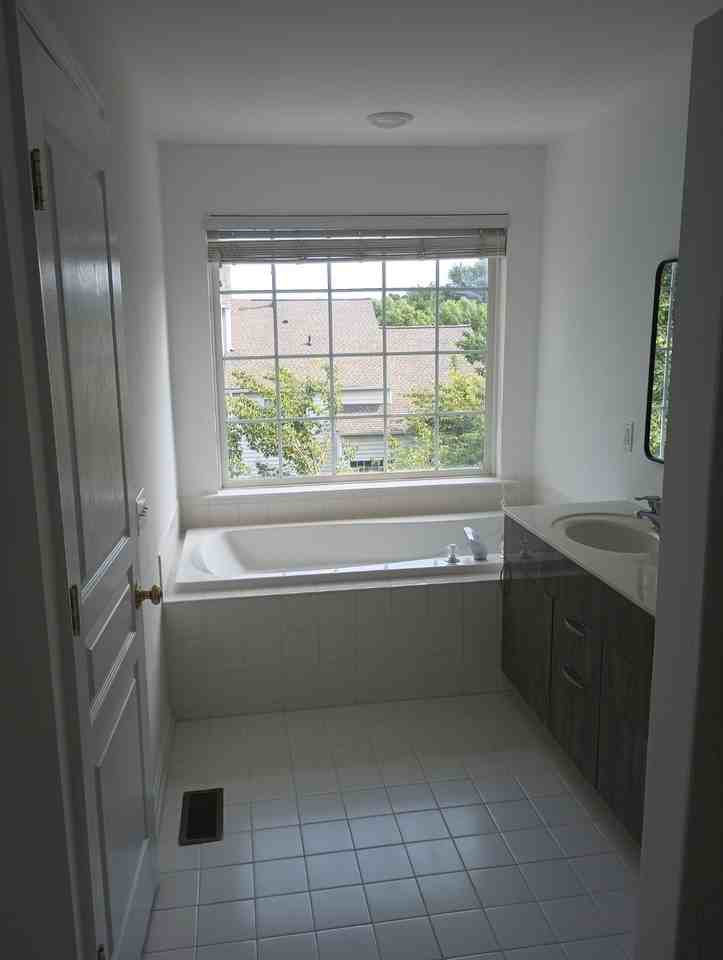 50 Avalon Ct - Photo 6 of 14