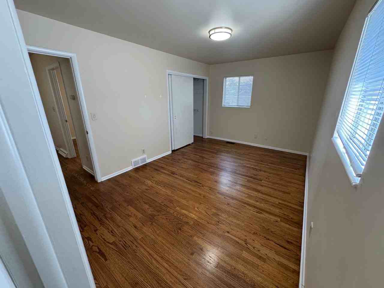 1905 S St - Photo 4 of 20