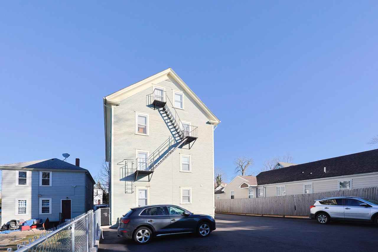 327 High St #2R - Photo 2 of 15