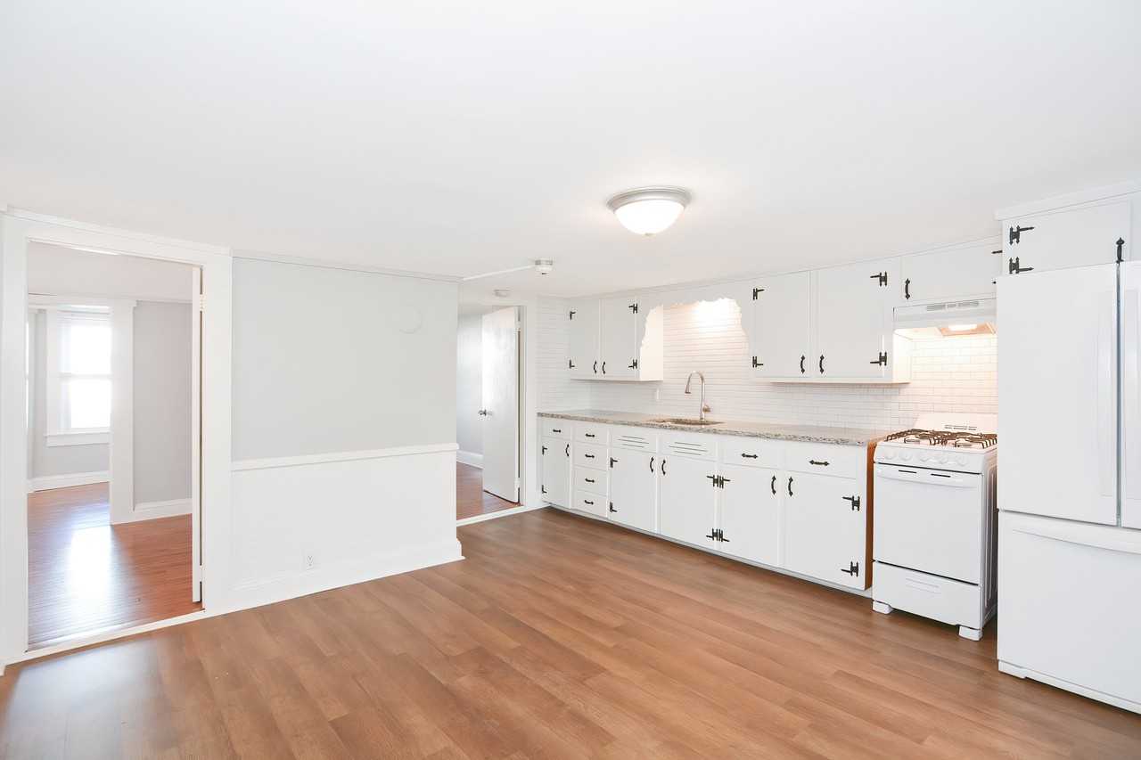 39 Bourne St #1W - Photo 5 of 18