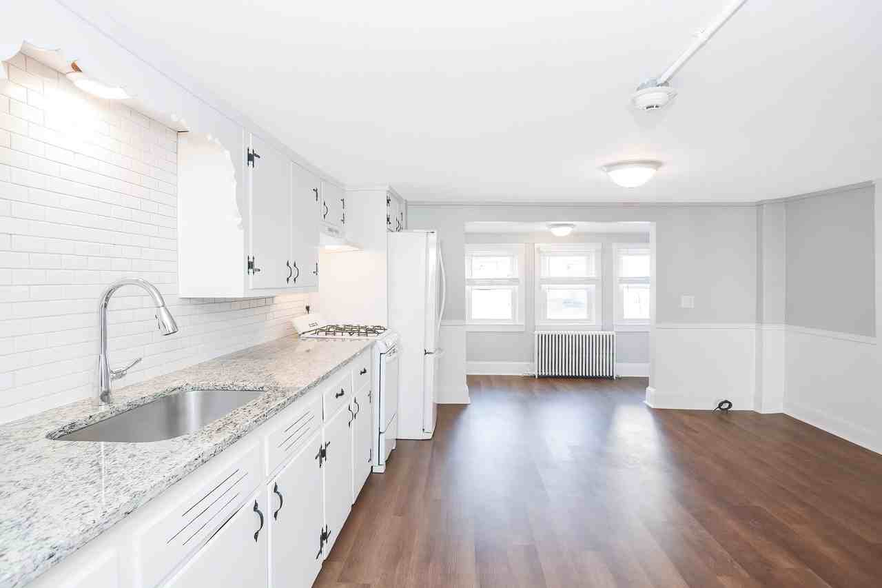 39 Bourne St #1W - Photo 6 of 18