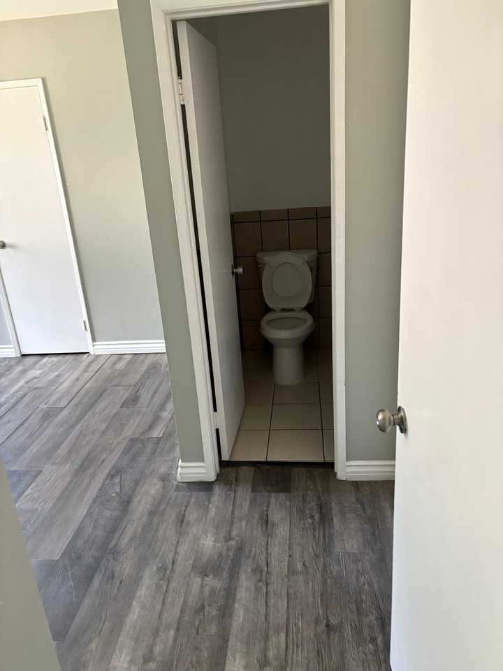 23249 Maribel Ave - Photo 2 of 11
