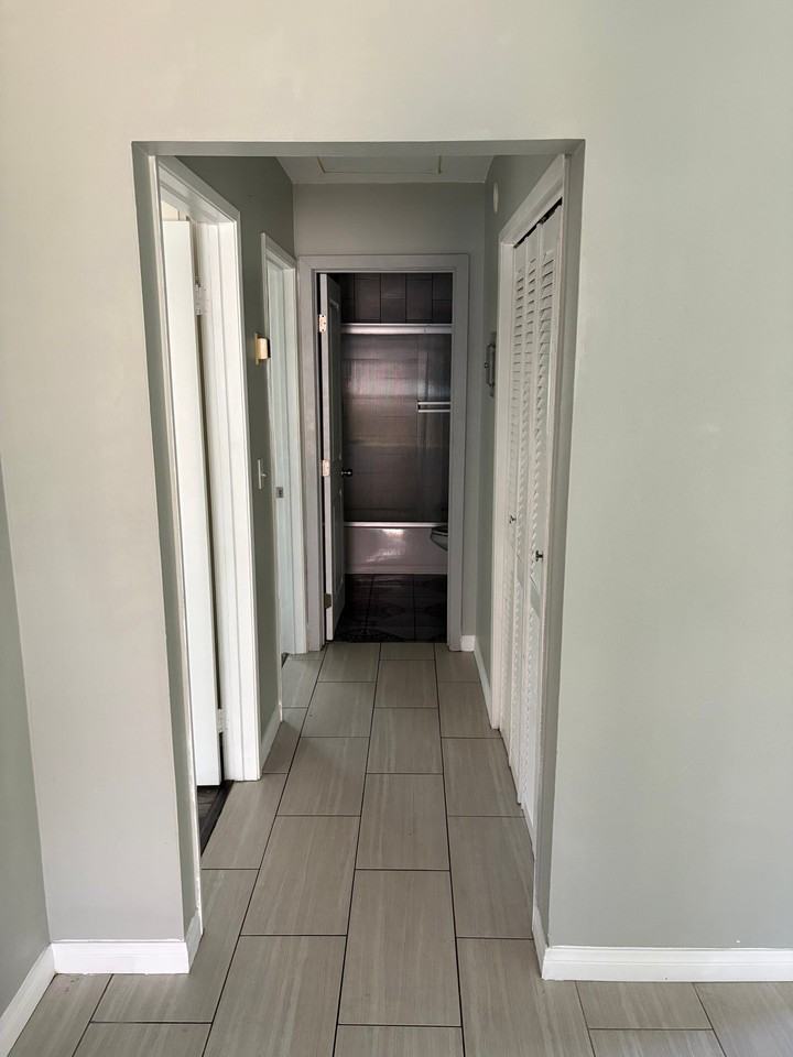 23249 Maribel Ave - Photo 5 of 11