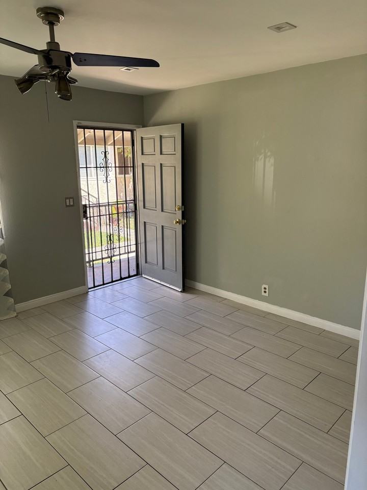 23249 Maribel Ave - Photo 7 of 11