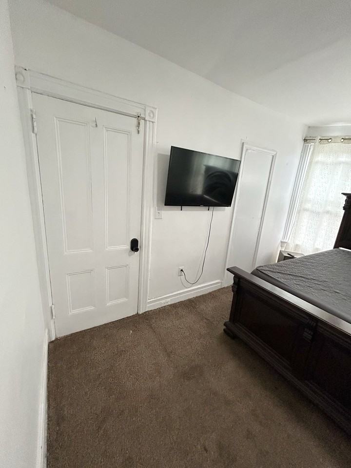 779 Lake St #2ndFL - Photo 4 of 6