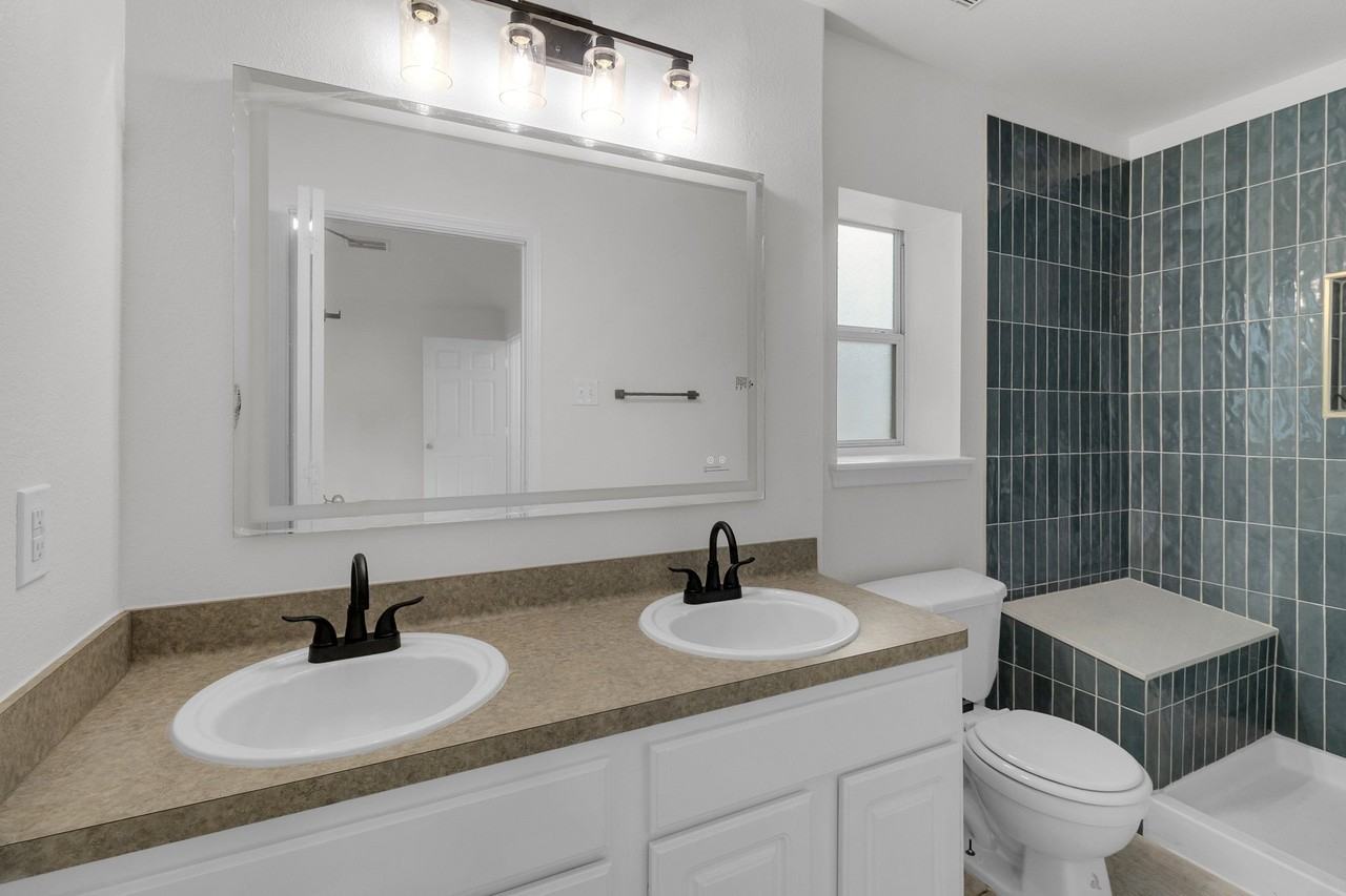 16413 Danika Oak Dr - Photo 4 of 20