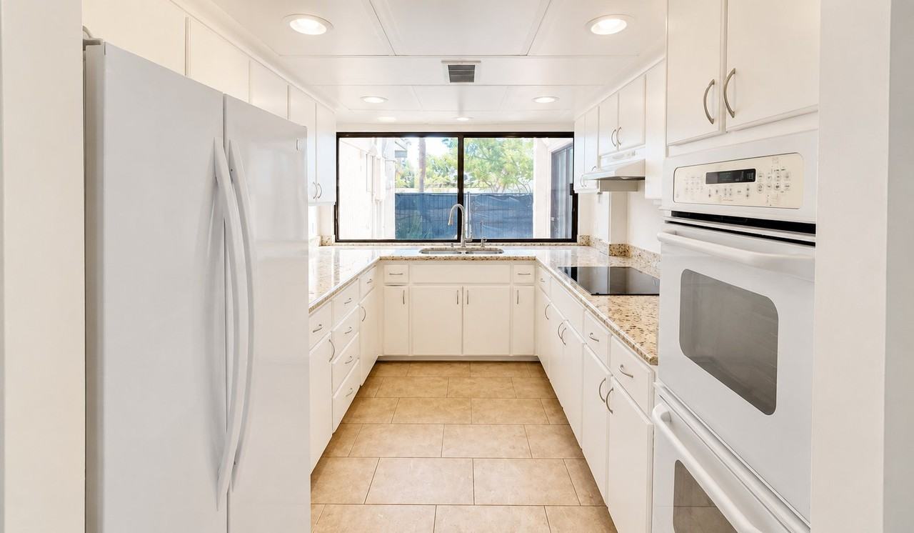 322 E Huntington Dr #1 - Photo 4 of 20