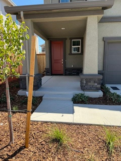 2915 Porcelain St - Photo 2 of 20