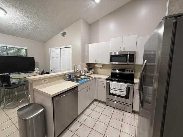 13025 Meadowbreeze Dr - Photo 6 of 8