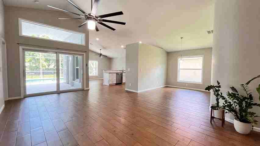 1627 Oak Berry Cir - Photo 3 of 8