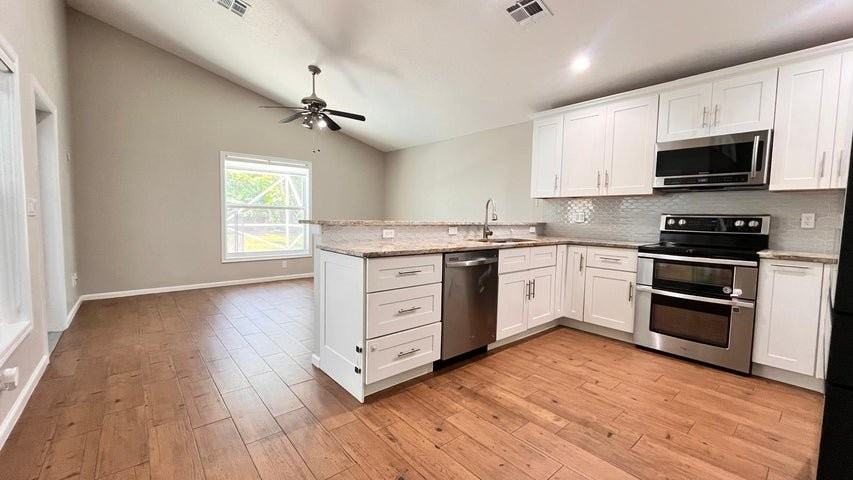 1627 Oak Berry Cir - Photo 4 of 8