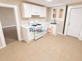featured image of 14 Nursery St #2B