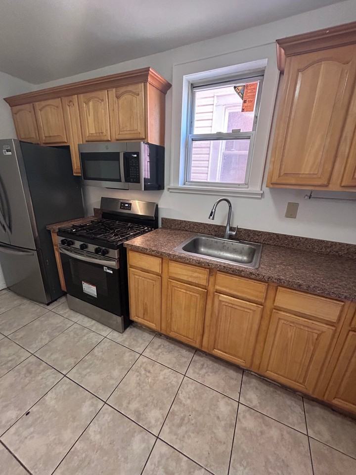 626 E 230th St #1 - Photo 2 of 10
