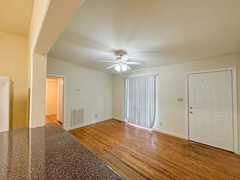 1614 Mayhew St - Photo 3 of 7