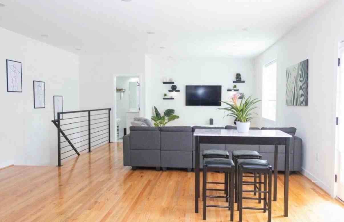 1416 22nd St Se - Photo 3 of 11