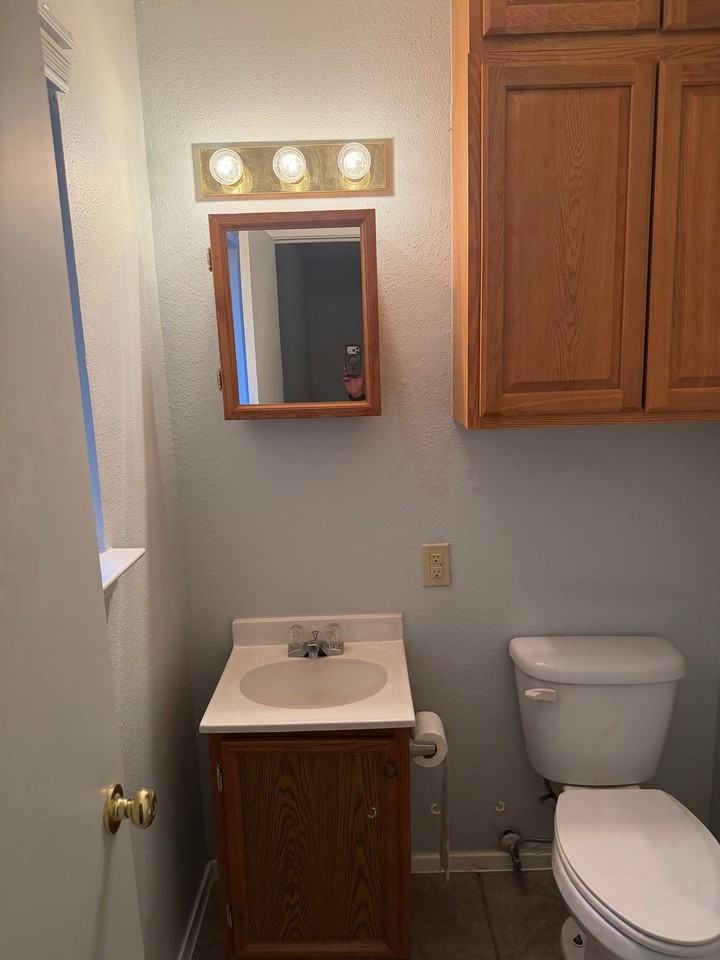 5225 Floyd Ave - Photo 6 of 13