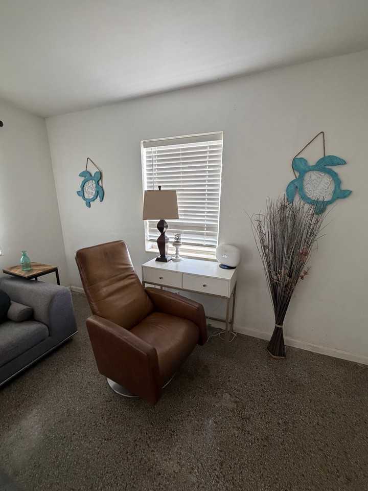 2130 Mckinley St #N - Photo 5 of 12