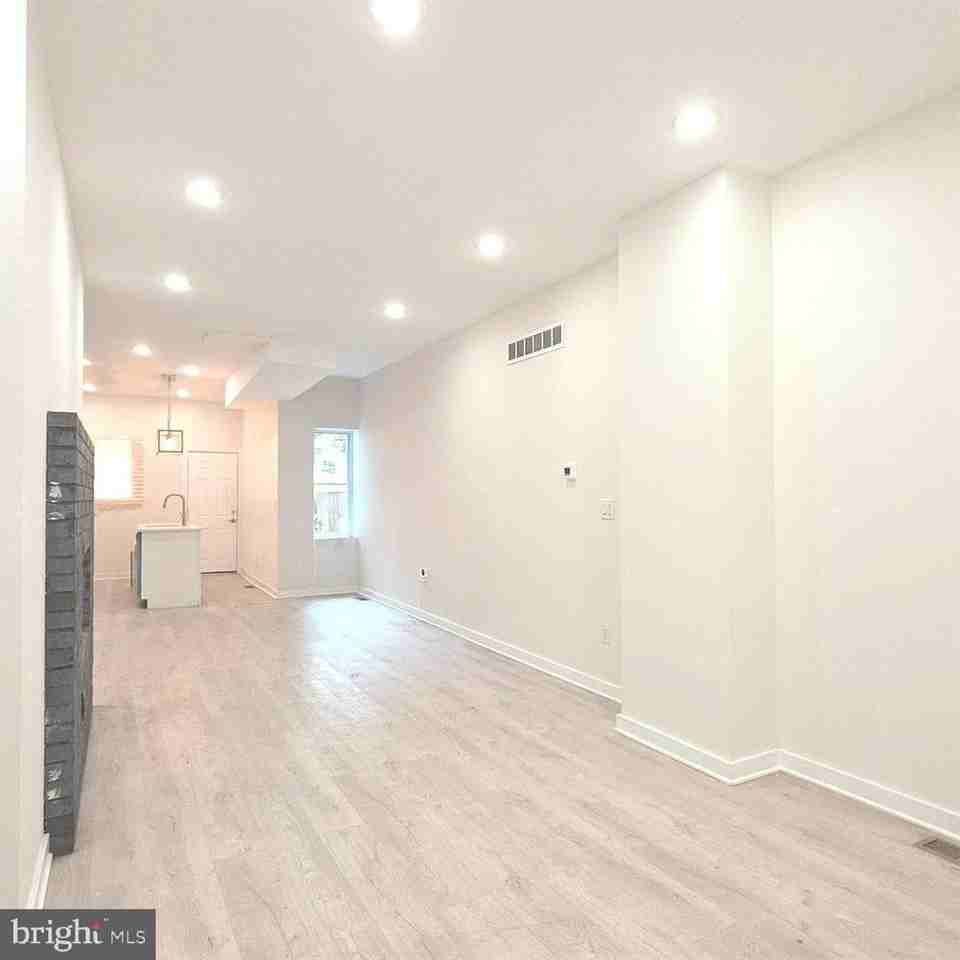 3226 Page St - Photo 2 of 9
