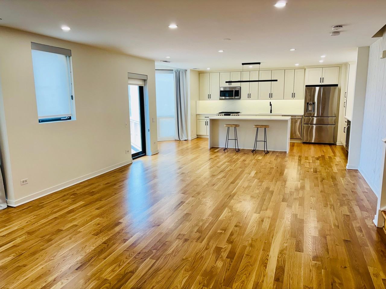 222 S Racine Ave #403 - Photo 5 of 20