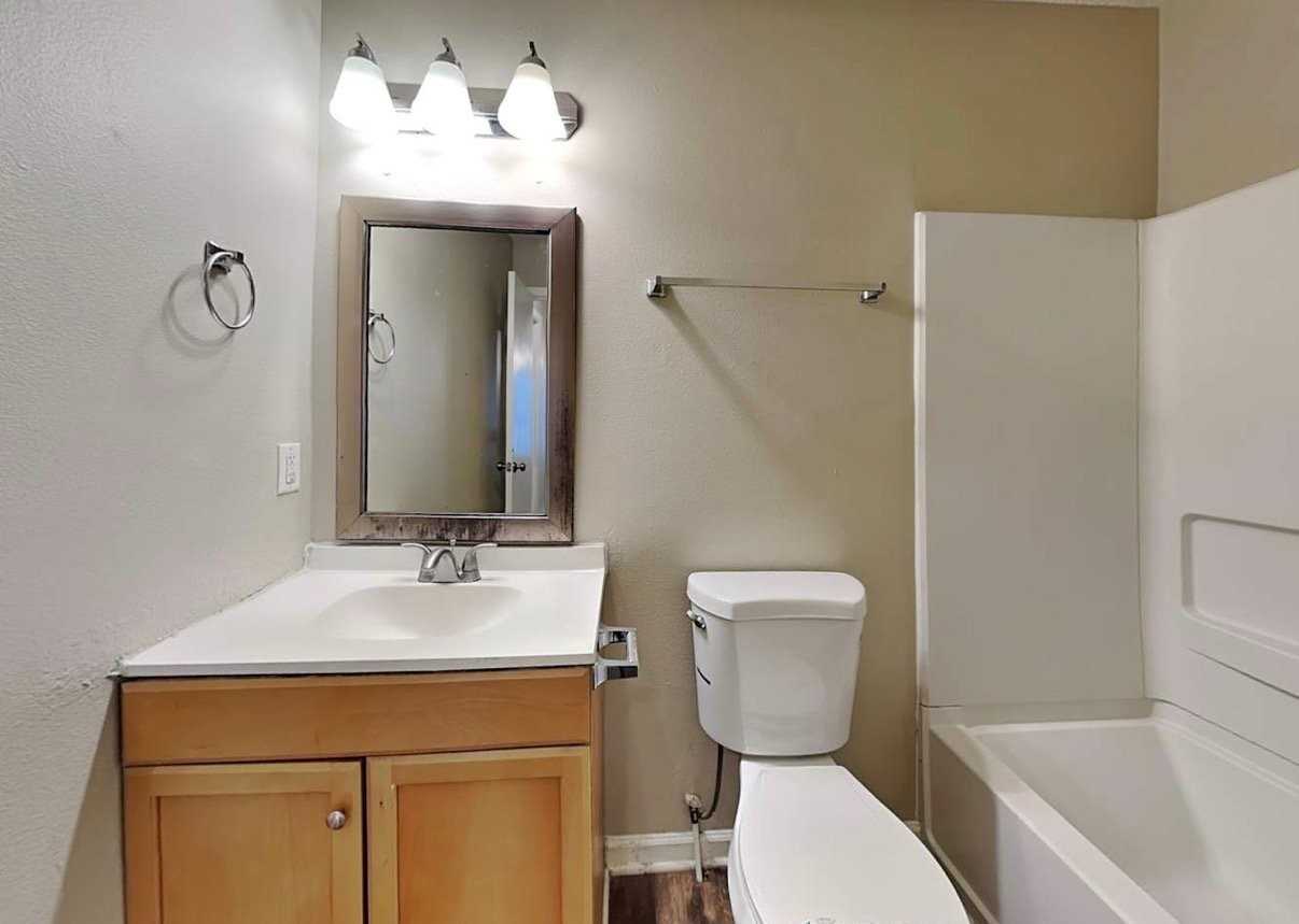 1596 Matthew Allen Cir #32 - Photo 3 of 6