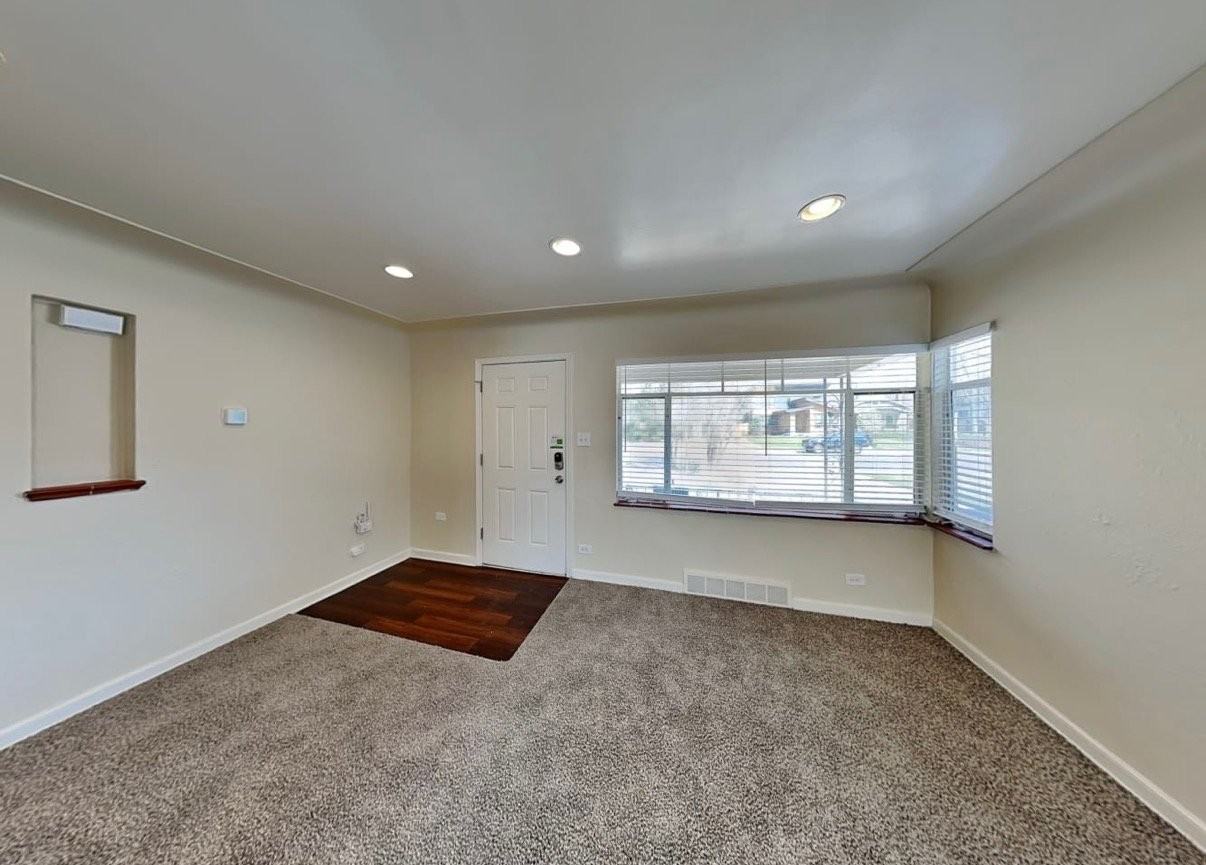 1812 S Saint Paul St #1818 - Photo 2 of 8
