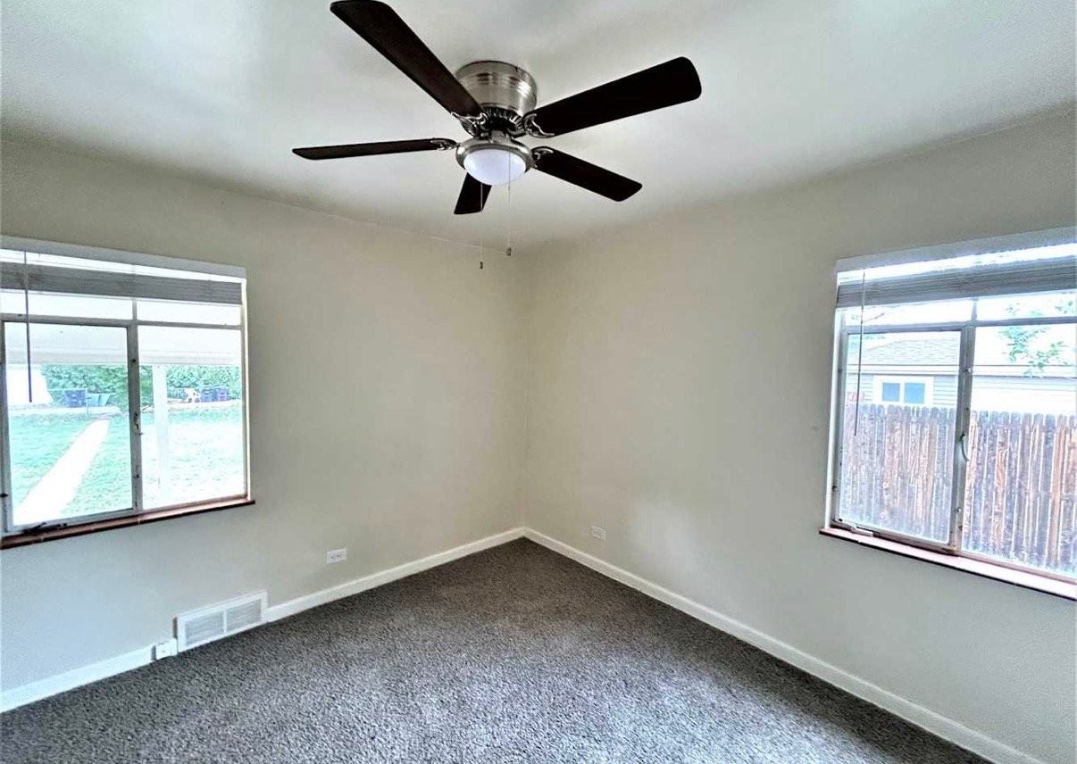 1812 S Saint Paul St #1818 - Photo 3 of 8