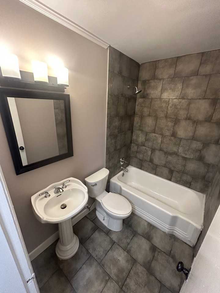 13 Brantwood Dr - Photo 4 of 18
