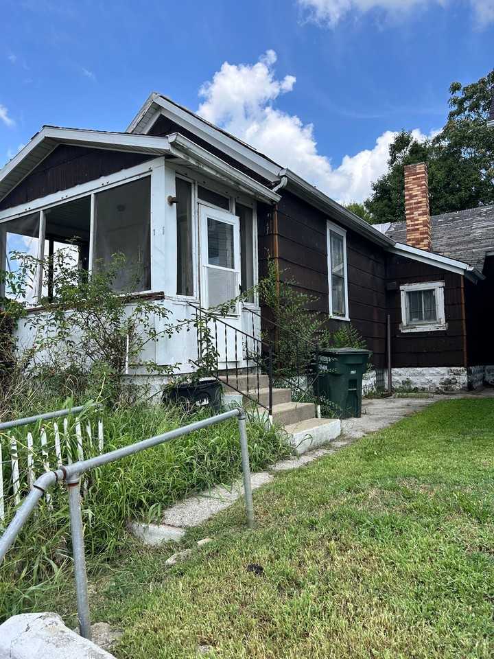 1532 5th St - Photo 4 of 20