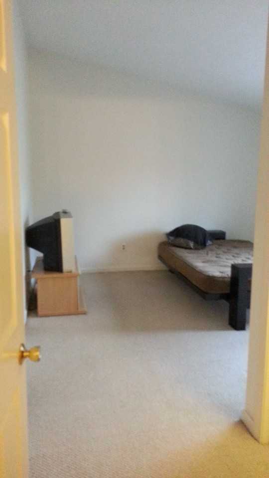 425 Main St - Photo 4 of 8