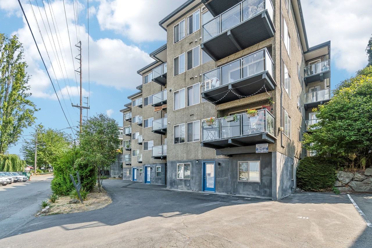 Minor Tower Apartments - Photo 2 of 5